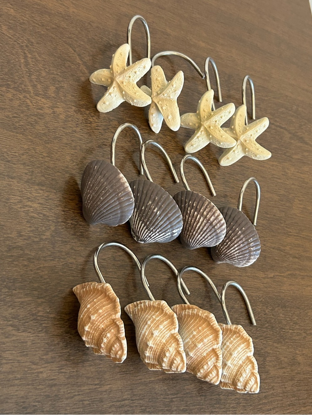 12 SEASHELL THEMED SHOWER CURTAIN HOOKS